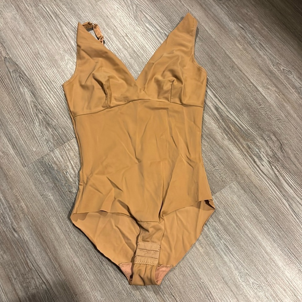 🌸Jones New York Tan Bodysuit